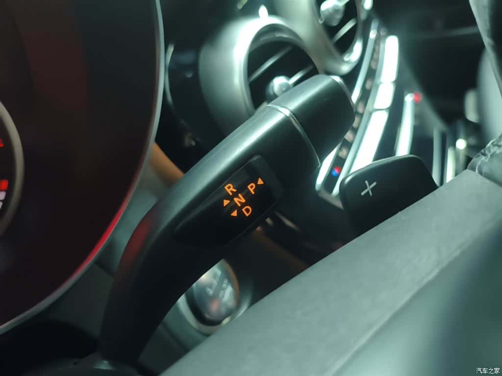 Mercedes-Benz GLC, 2019 14