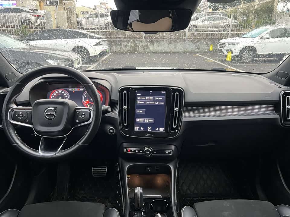 Volvo XC40