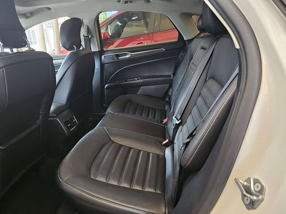 Ford Mondeo Ford Mondeo