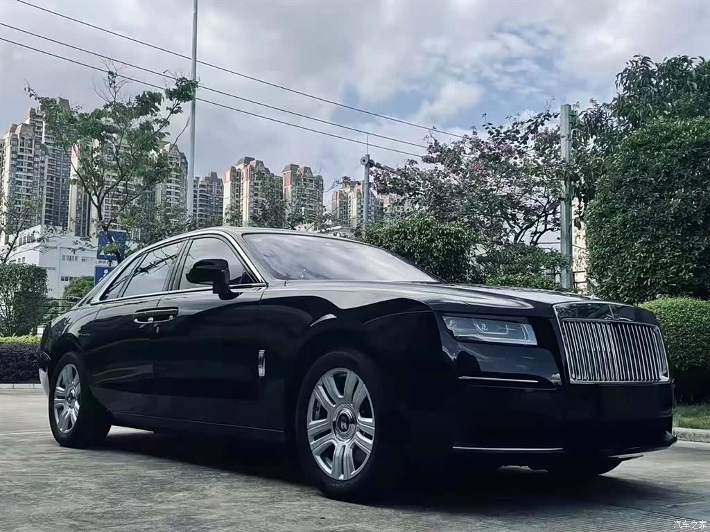 Rolls-Royce Ghost, 2022 3