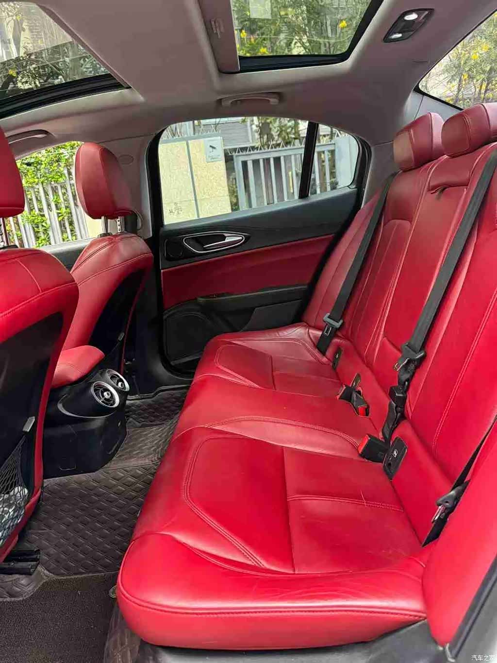 Alfa Romeo Giulia, 2017 10