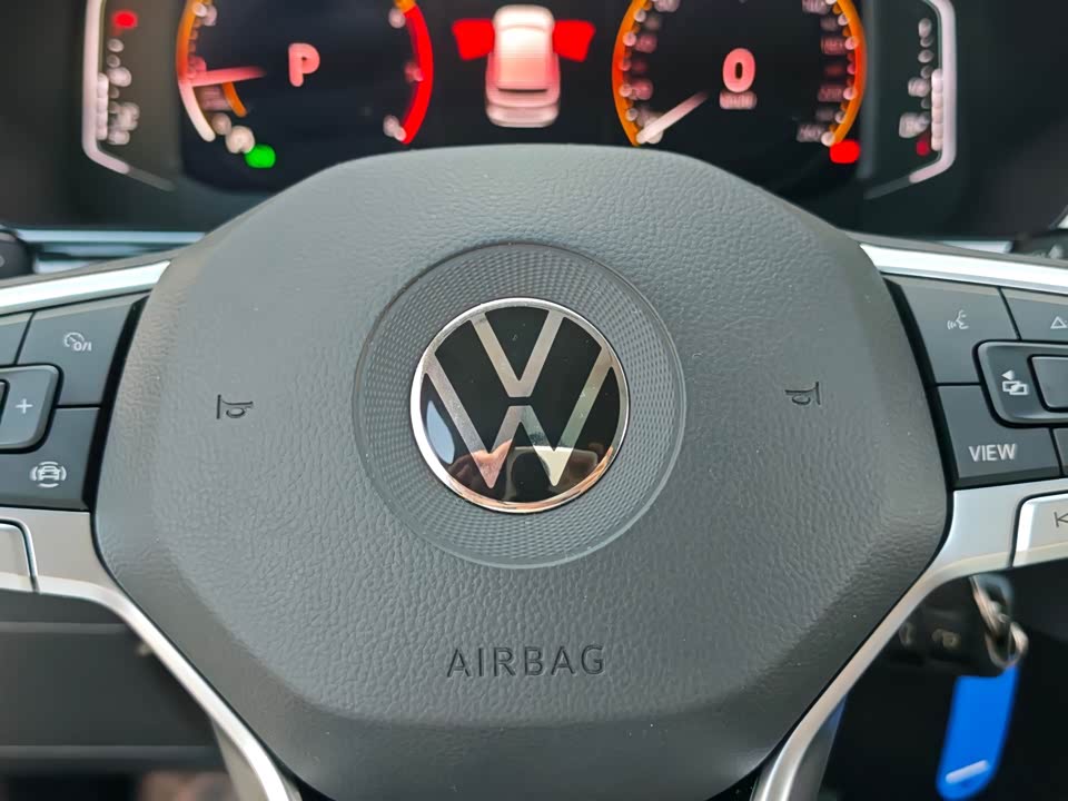 Volkswagen Exploring the shadow