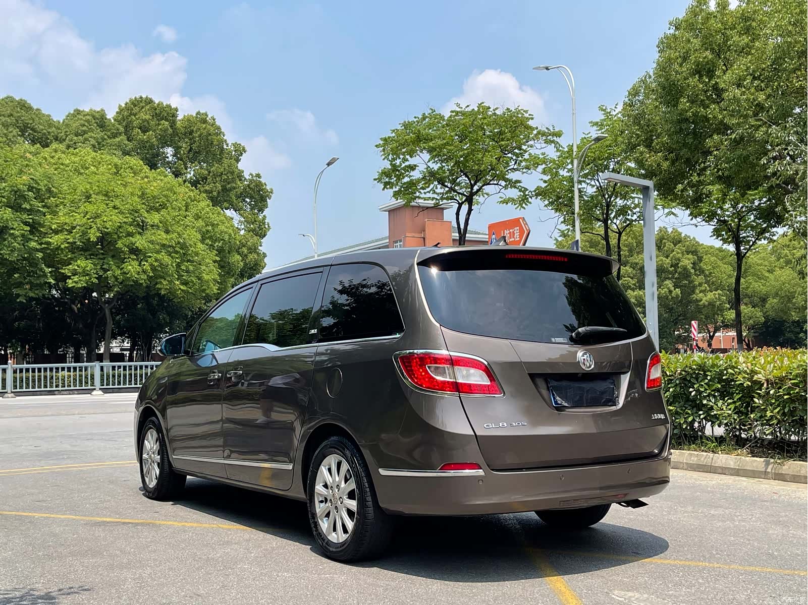 Buick GL8, 2013 6