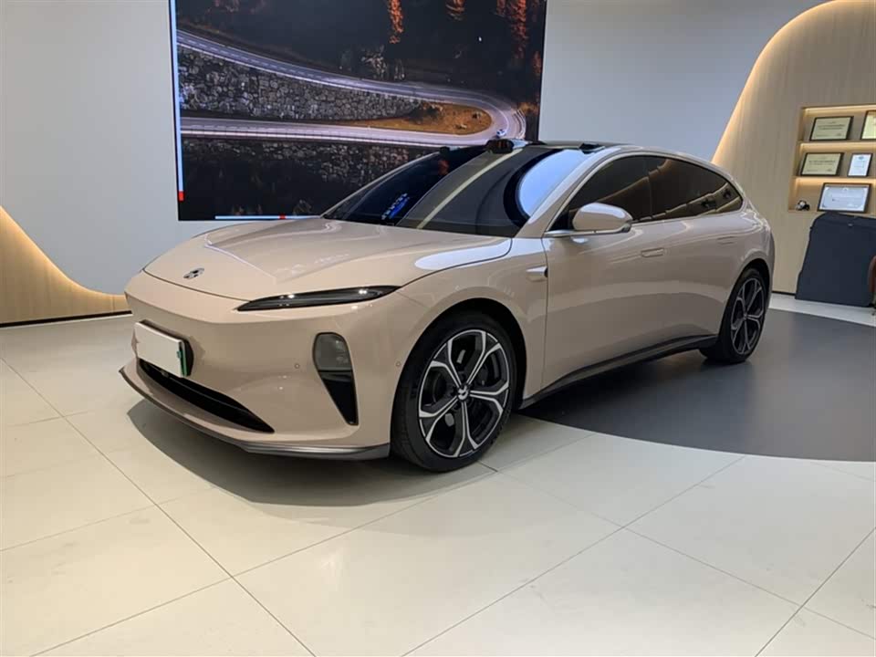 NIO ET5T