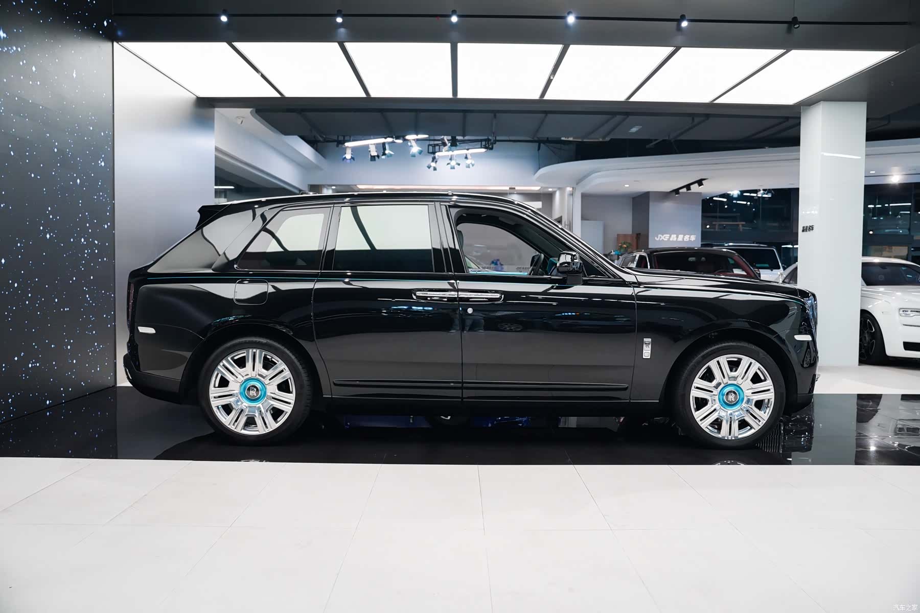 Rolls-Royce Cullinan, 2022 12