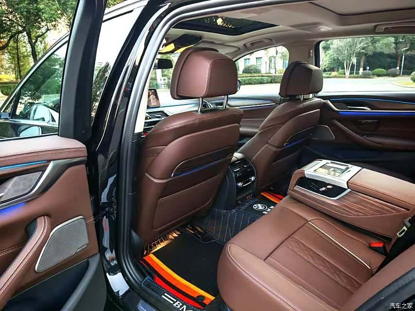 BMW 5 Series, 2026 6