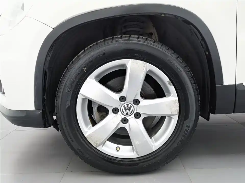 Volkswagen Tiguan Volkswagen Tiguan