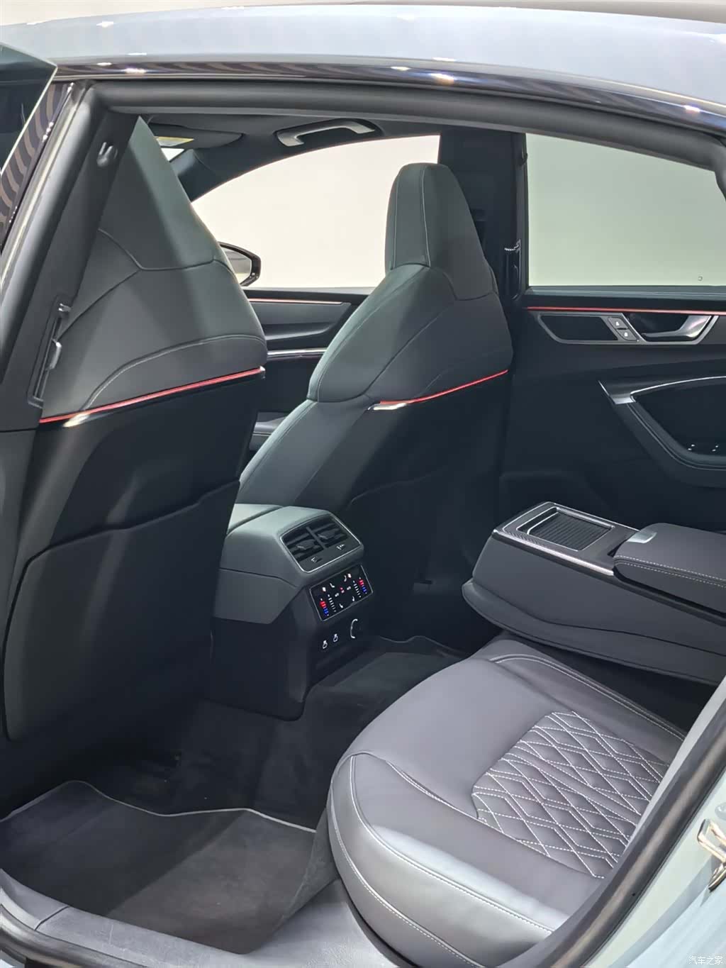 Audi A7L, 2026 19
