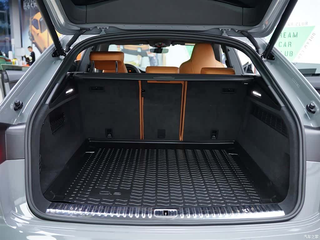 Audi Q8, 2023 42