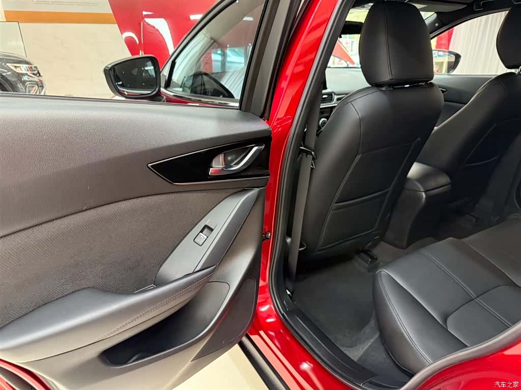 Mazda CX-4, 2022 17