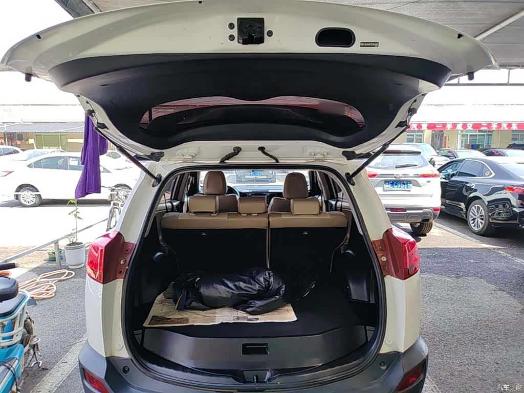 Toyota RAV4, 2014 19