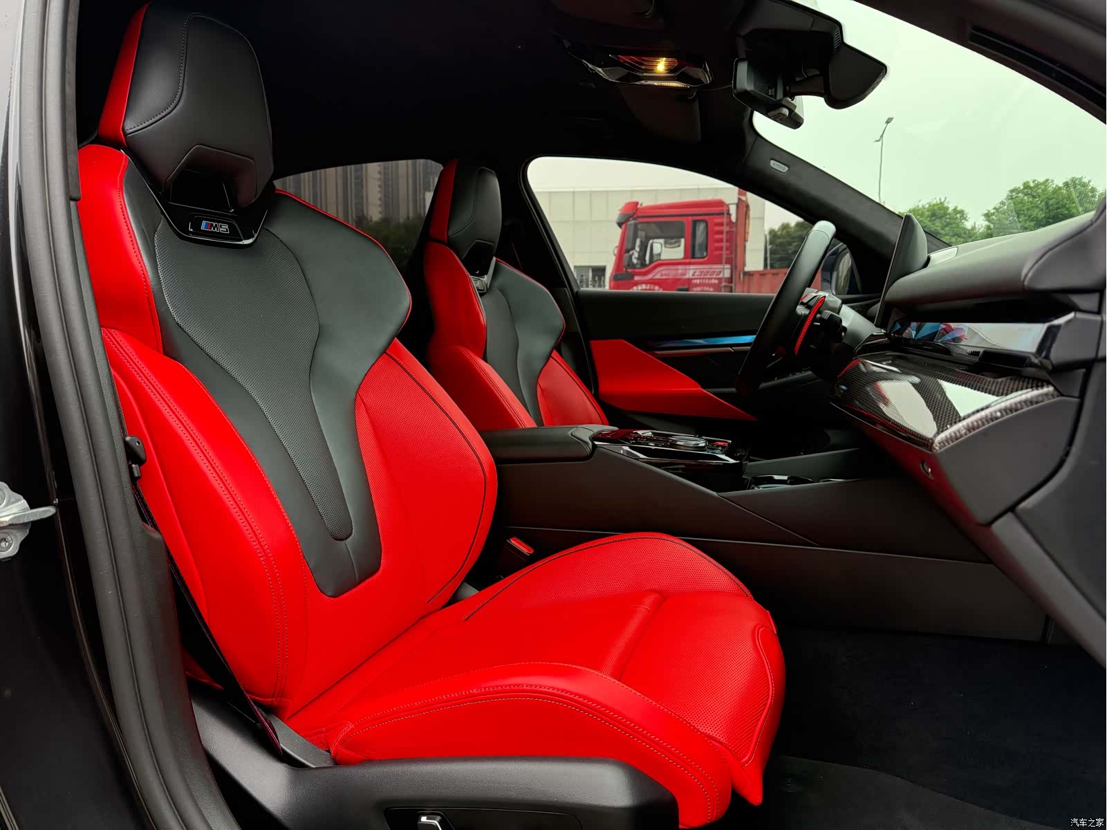 BMW M5, 2025 12