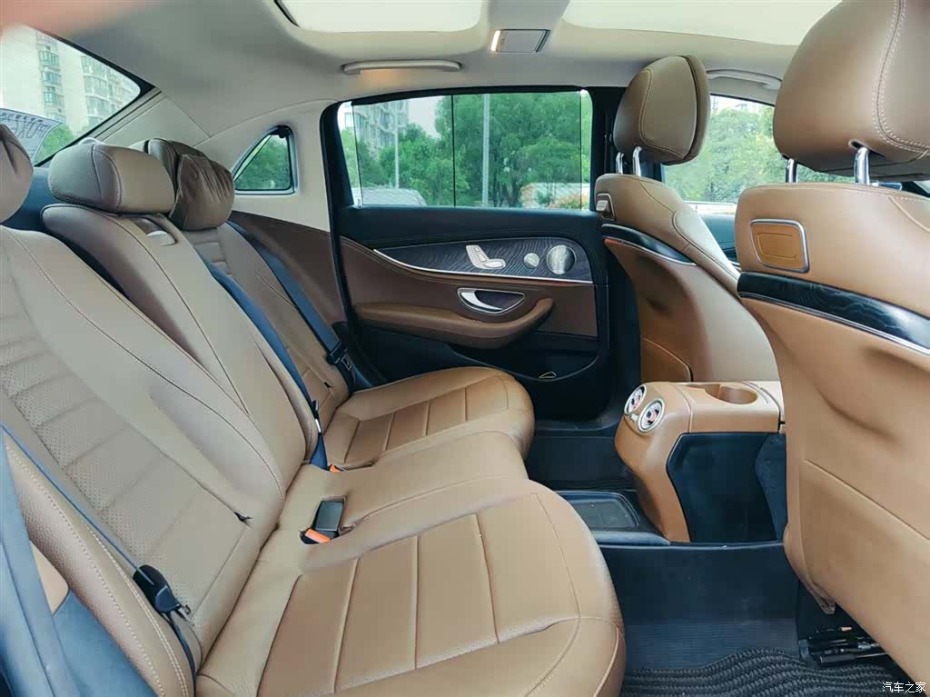 Mercedes-Benz E-Class, 2019 16