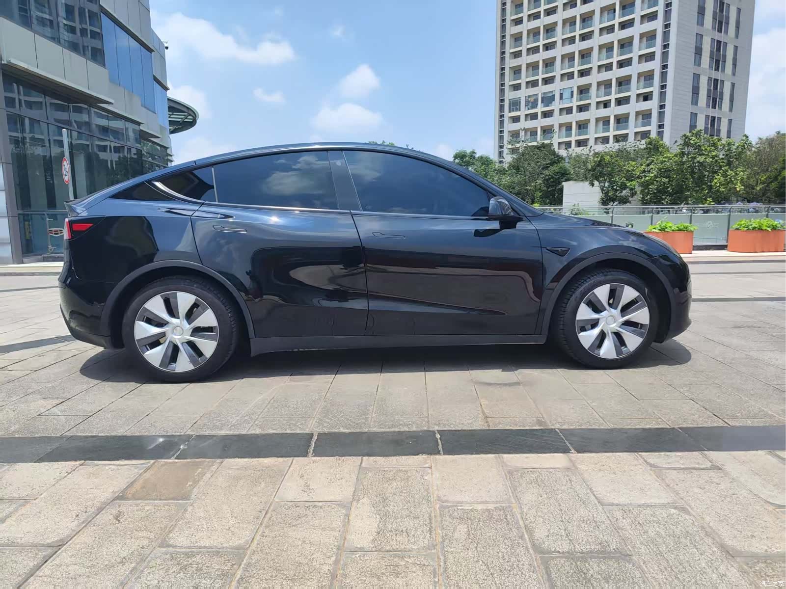 Tesla Model Y, 2023 11