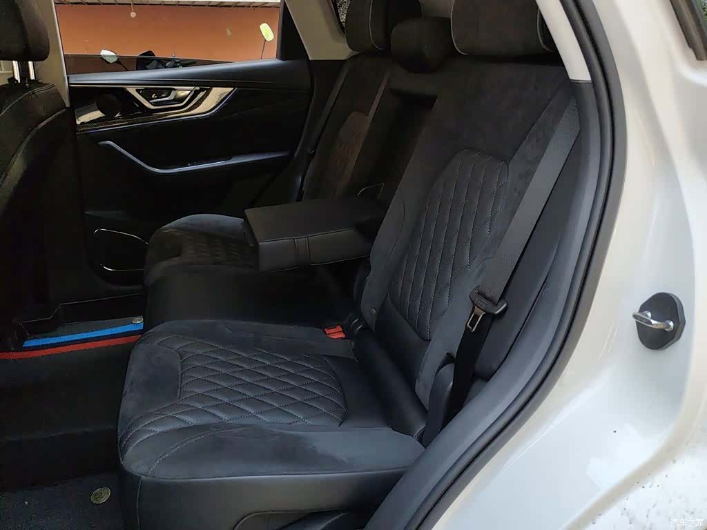 Hongqi HS5, 2020 18