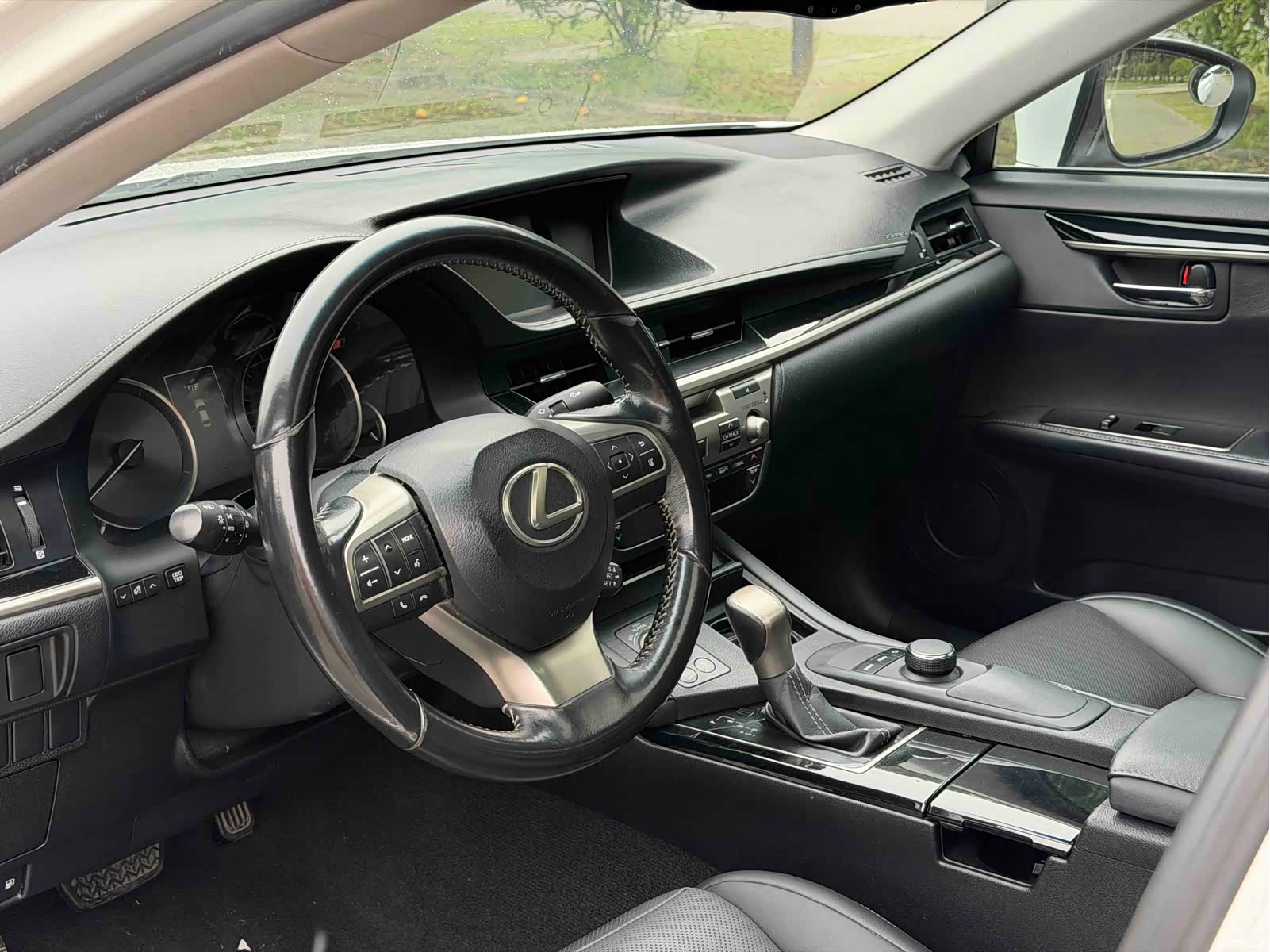 Lexus ES, 2017 12