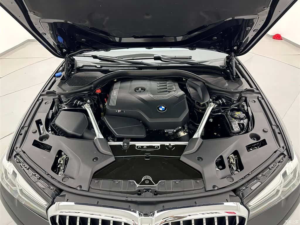 BMW 5 Series, 2022 24