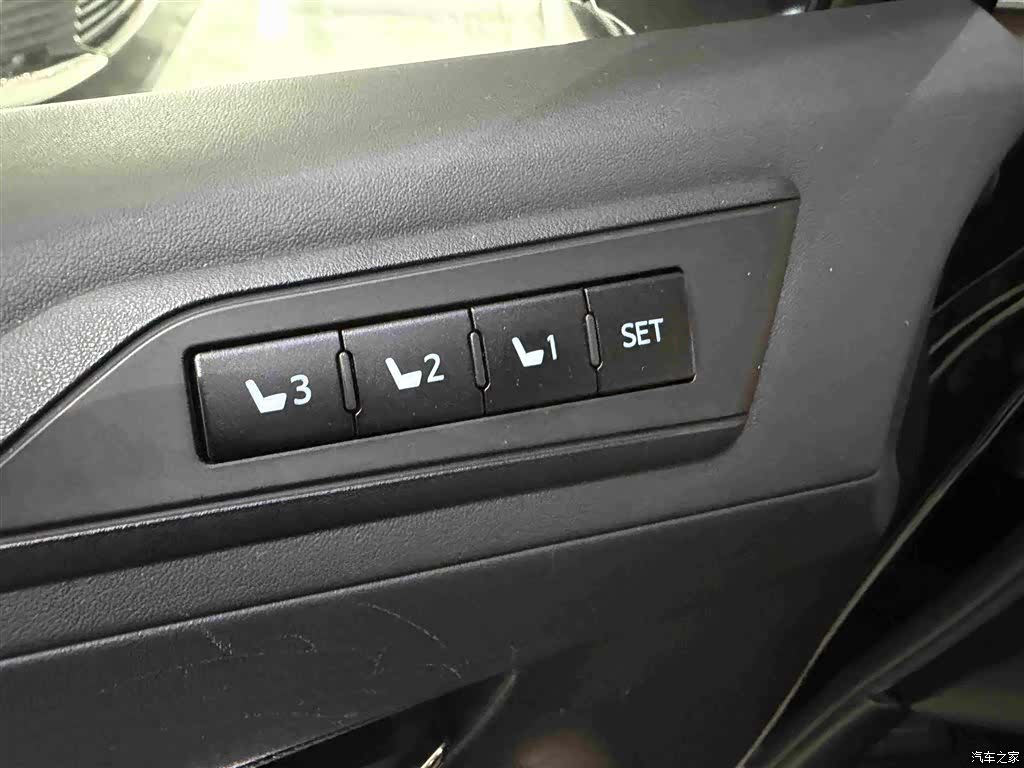 Toyota Alphard, 2019 21