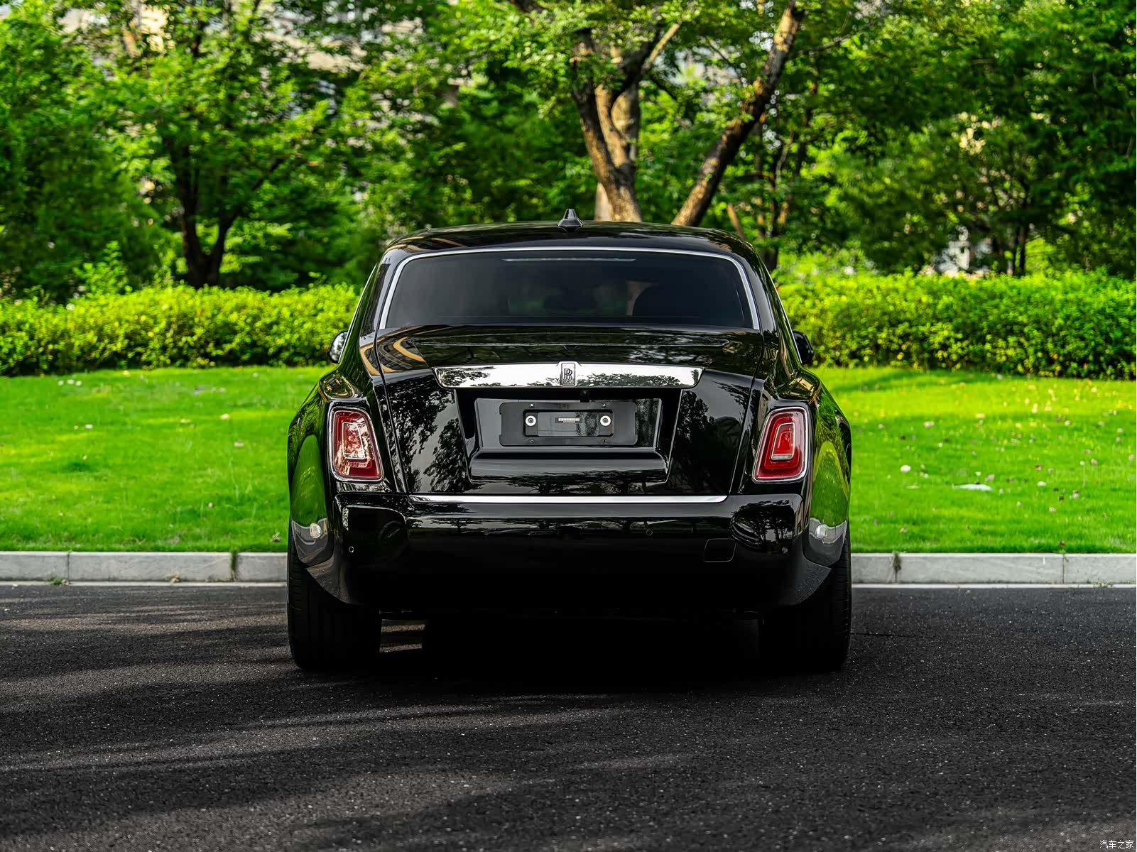 Rolls-Royce Phantom, 2023 20