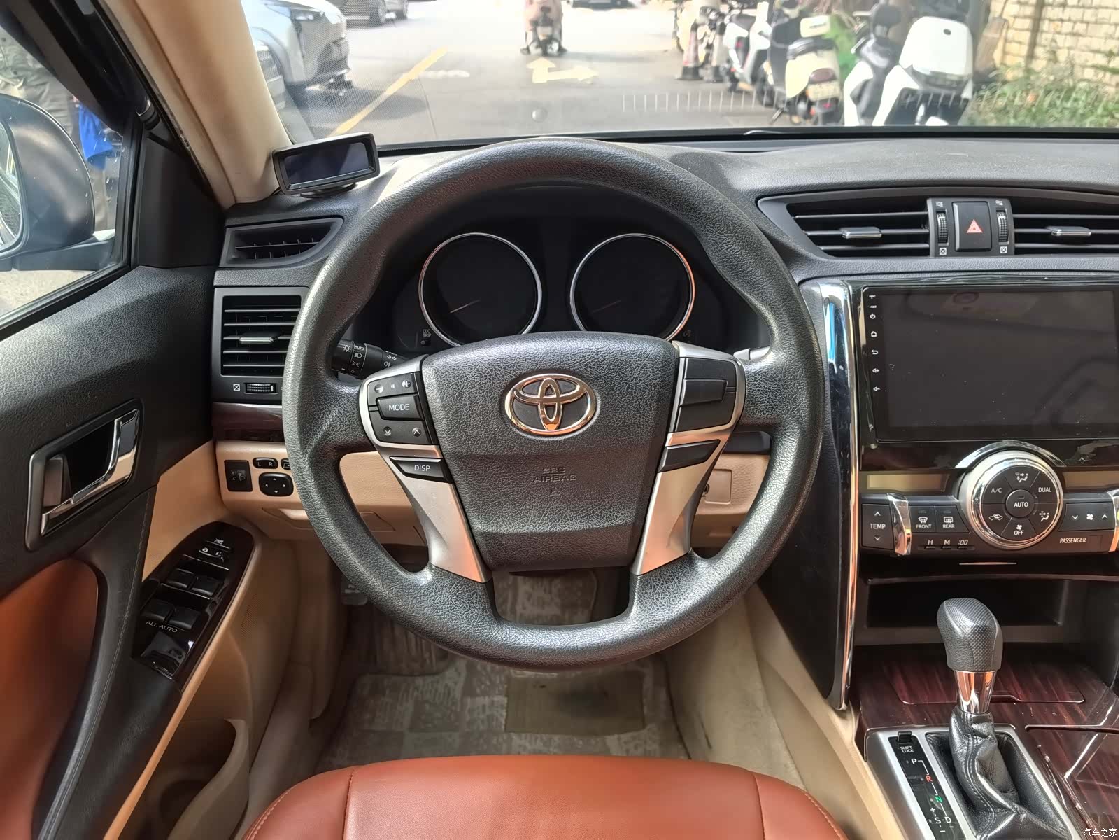 Toyota 2.5S, 2011 14