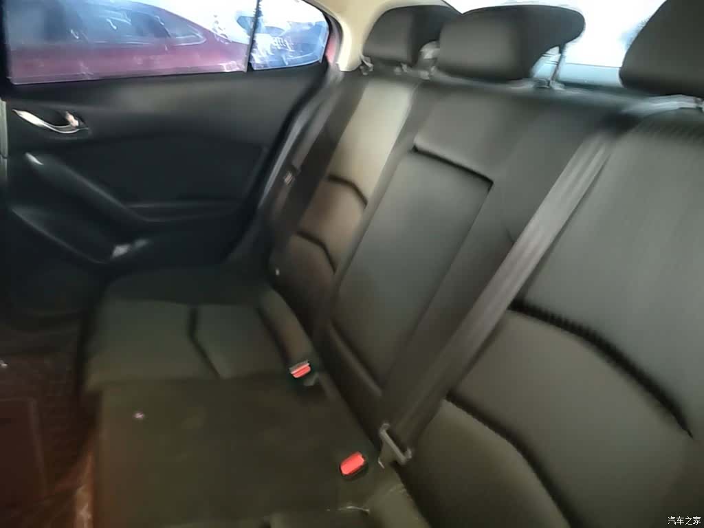Mazda Mazda3, 2015 17