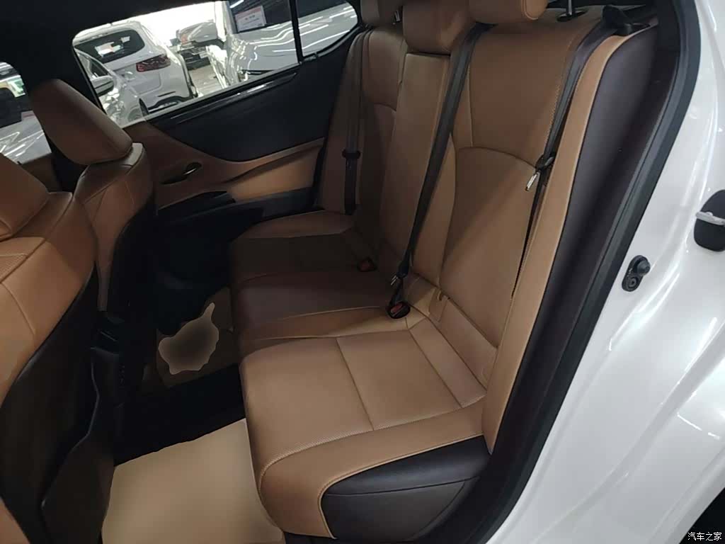 Lexus ES, 2020 17