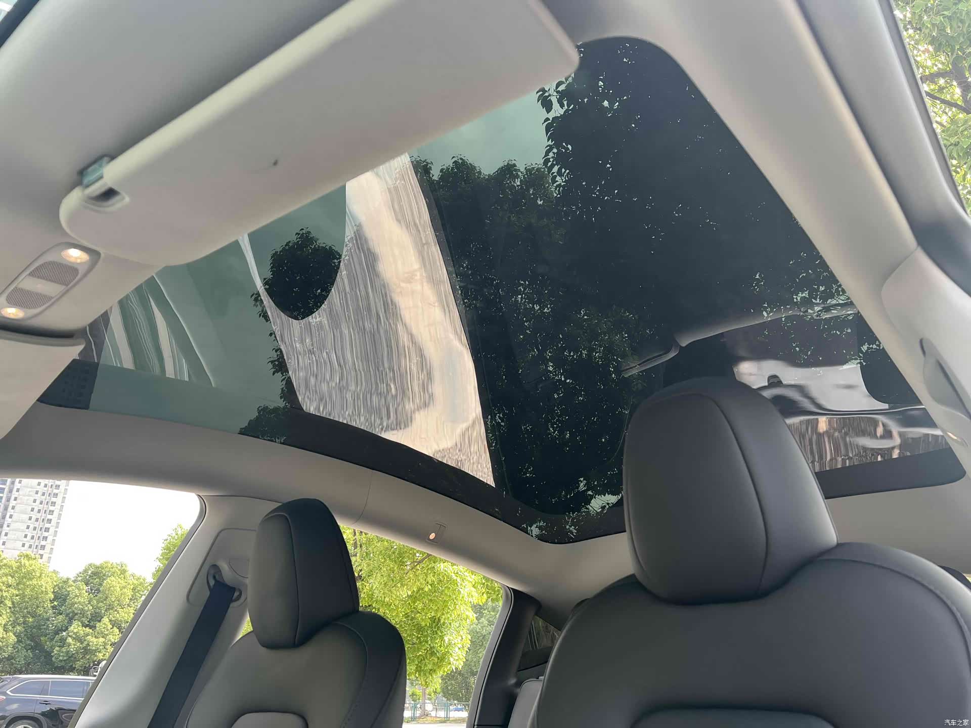 Tesla Model Y, 2023 14
