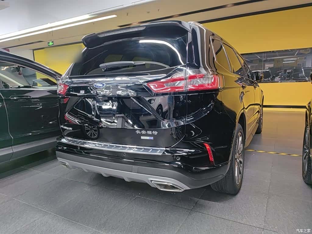 Ford Edge, 2022 7