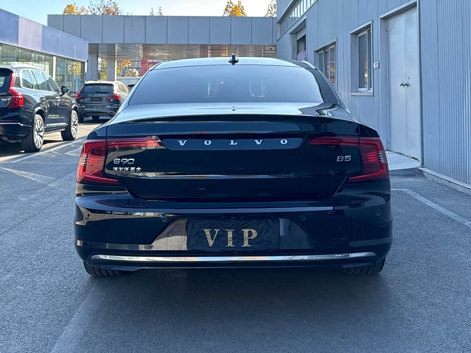 Volvo S90