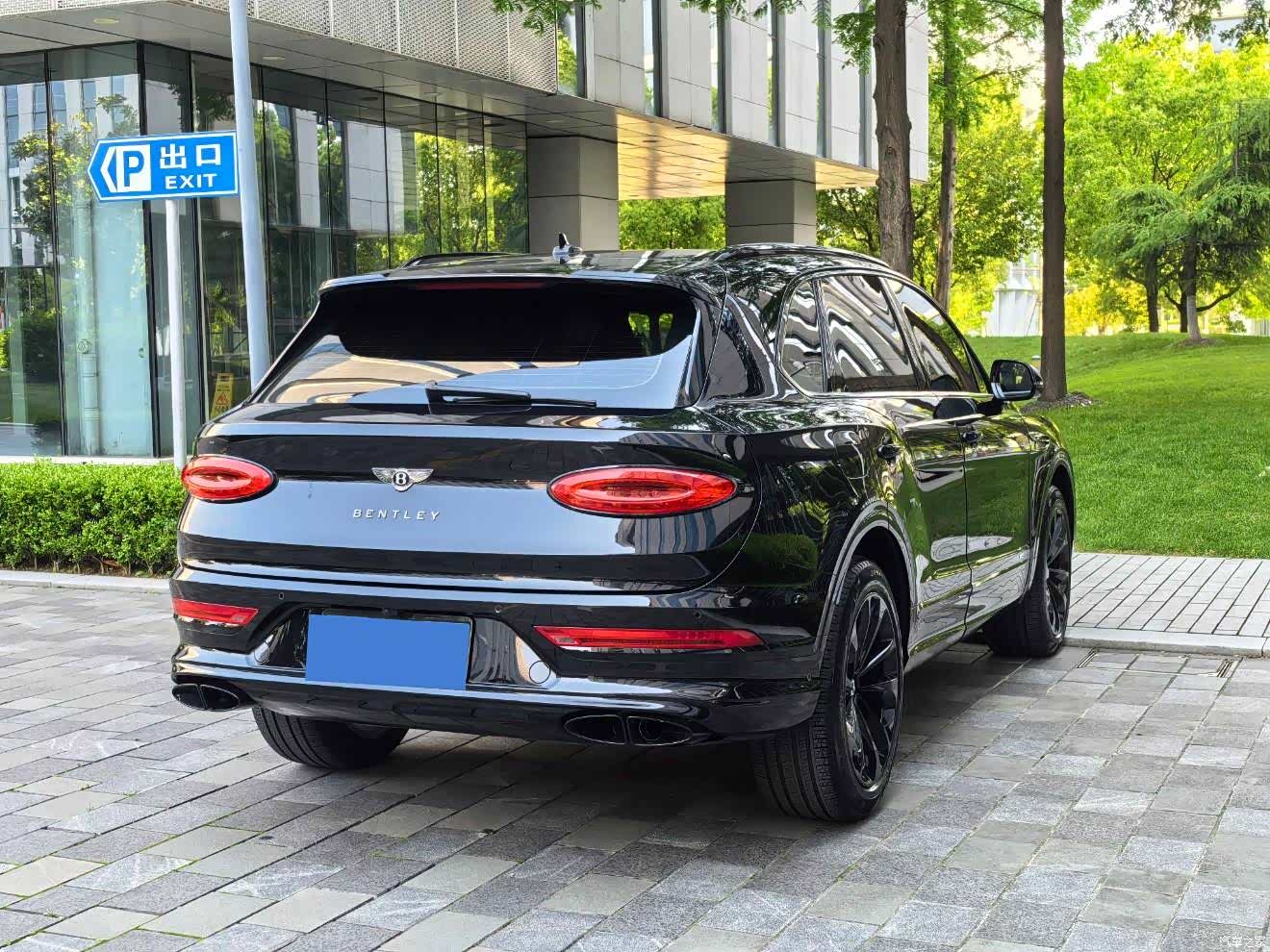 Bentley Bentayga, 2021 50