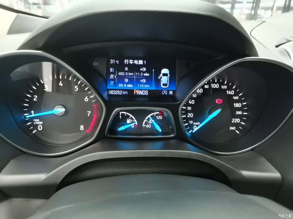 Ford Kuga, 2017 12