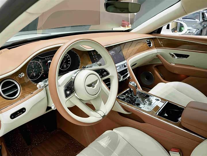 Bentley Flying Spur cha dian hun dong 2022 2.9T V6 Hybrid