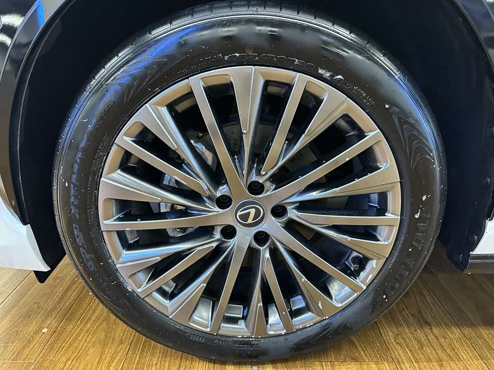 Lexus RZ