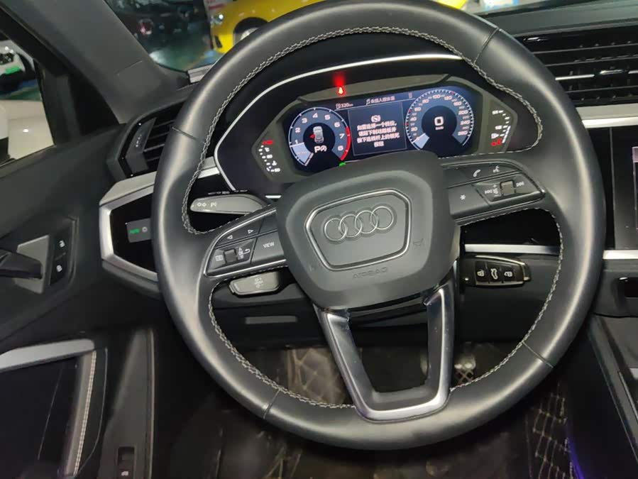 Audi Q3 2024, фото 15