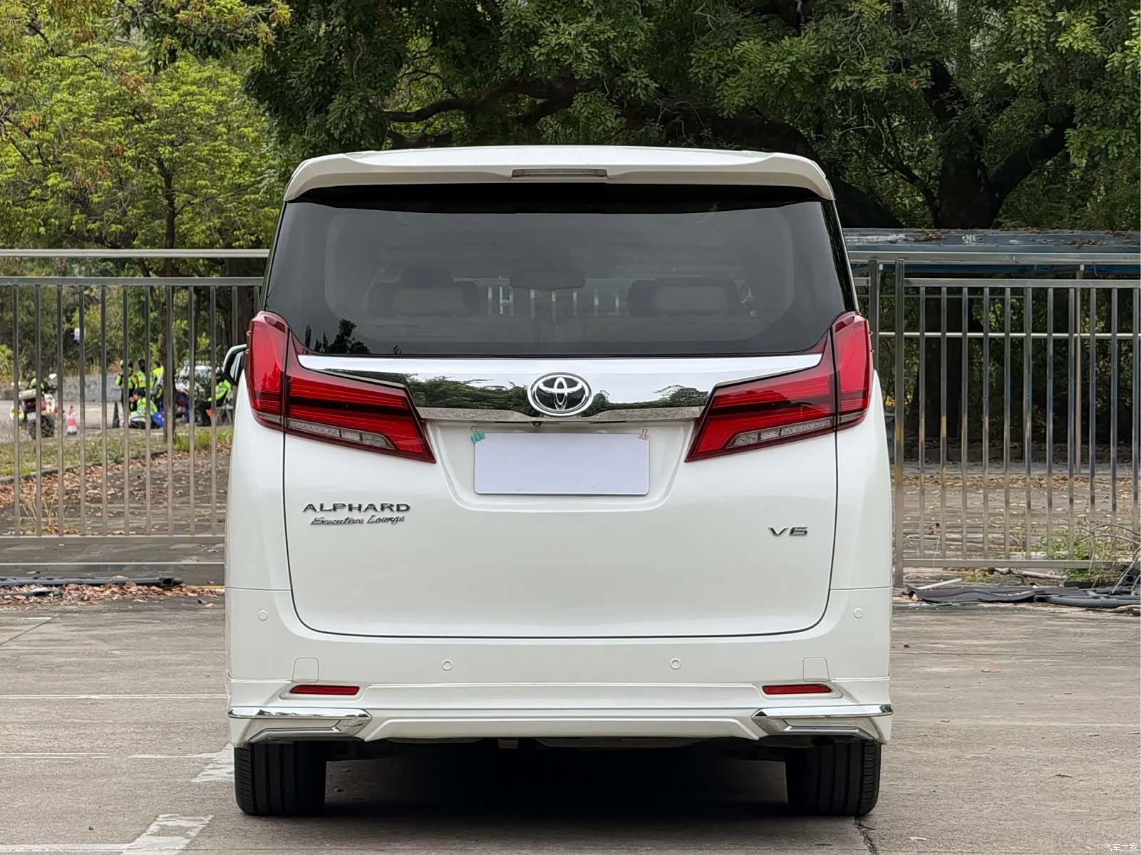 Toyota Alphard, 2018 10