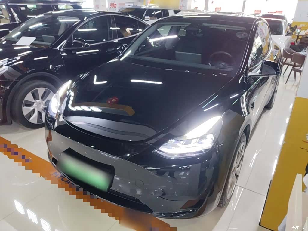 Tesla Model Y, 2023 1