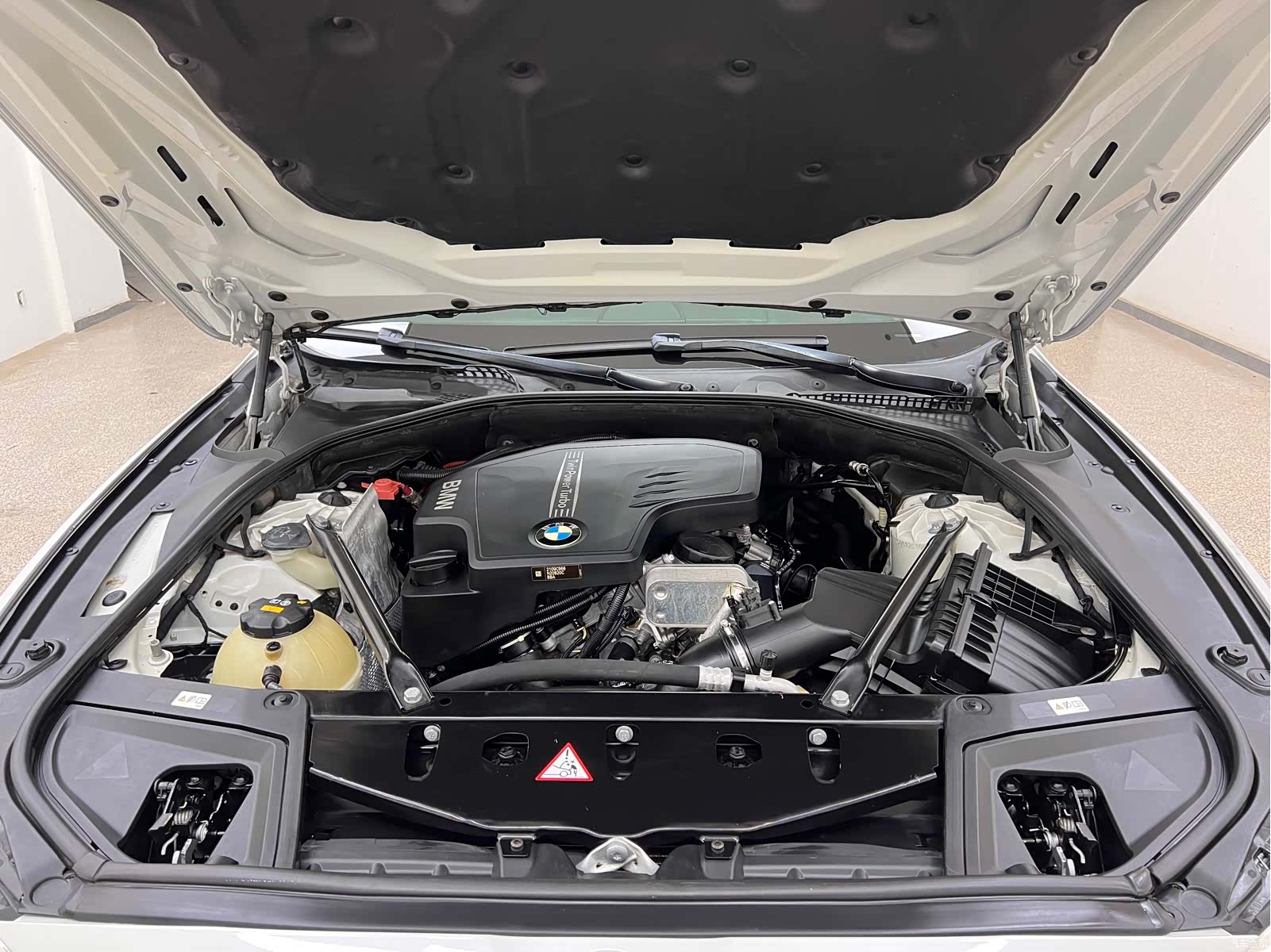 BMW 5 Series, 2016 35