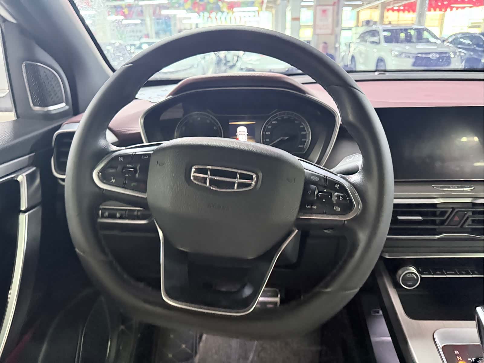 Geely Coolray, 2020 13