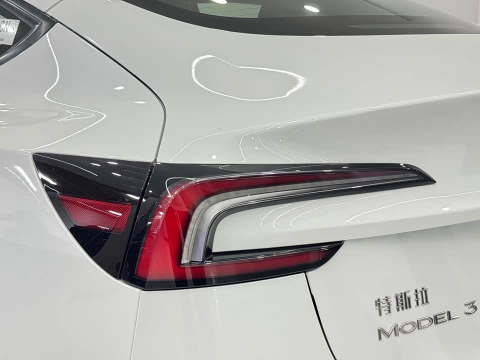 Tesla Model 3 Tesla Model 3