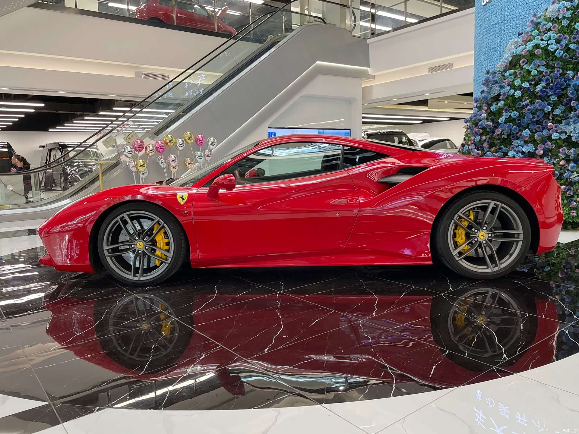 Ferrari 488, 2016 7