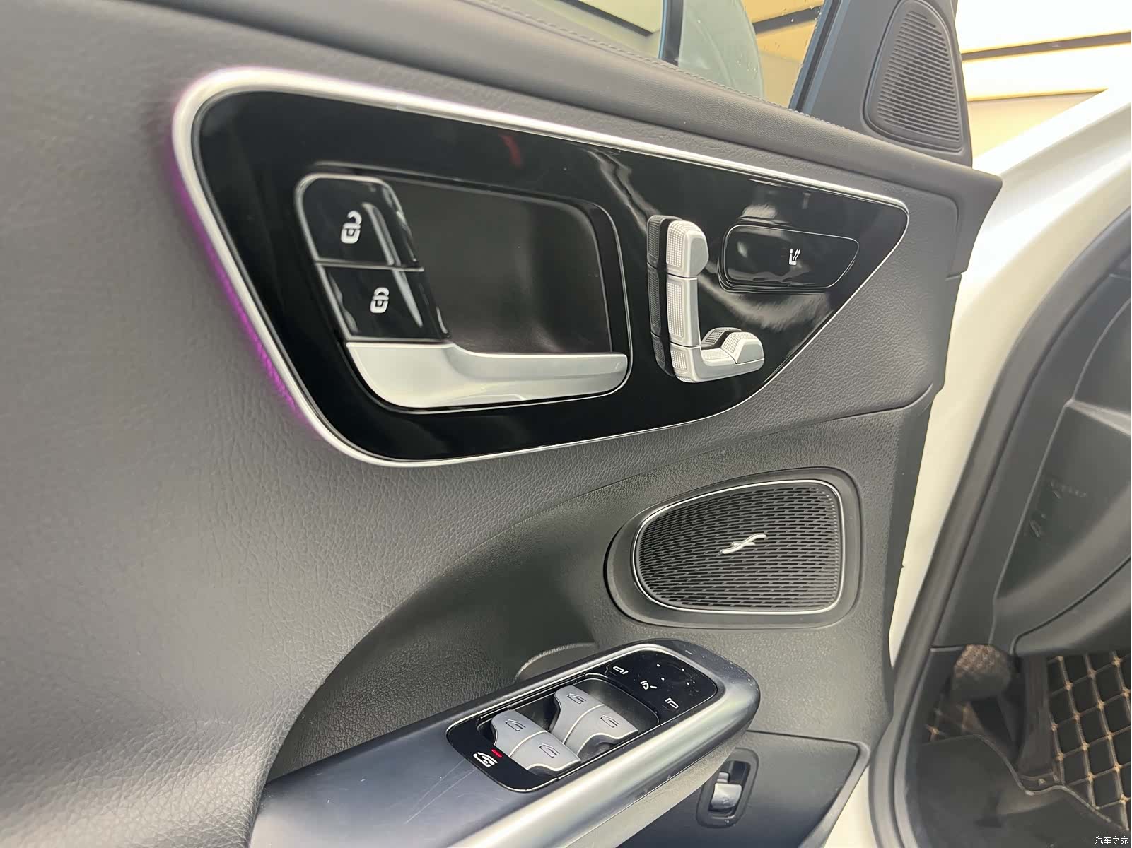 Mercedes-Benz C-Class, 2022 16