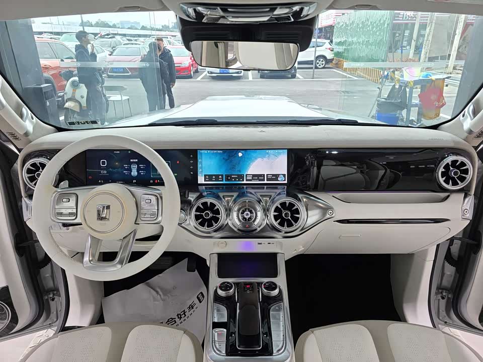 CrossBoundary Co-creation tank 300