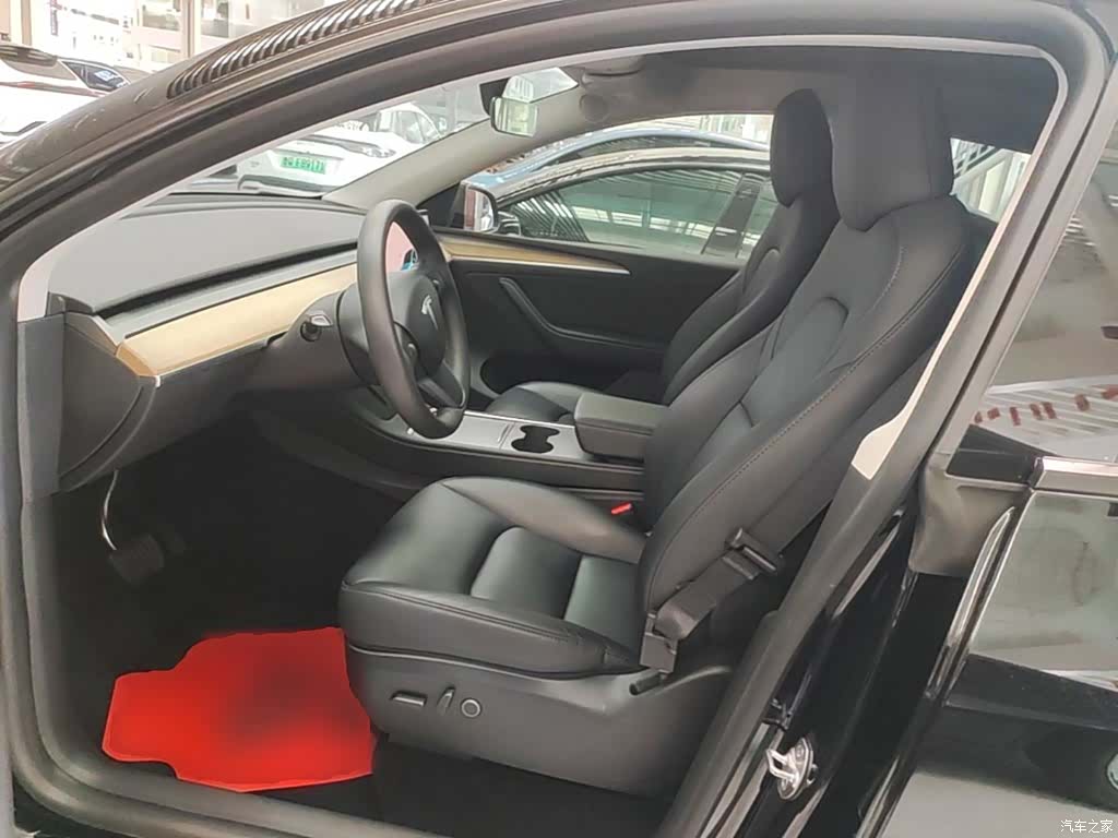 Tesla Model Y, 2023 15