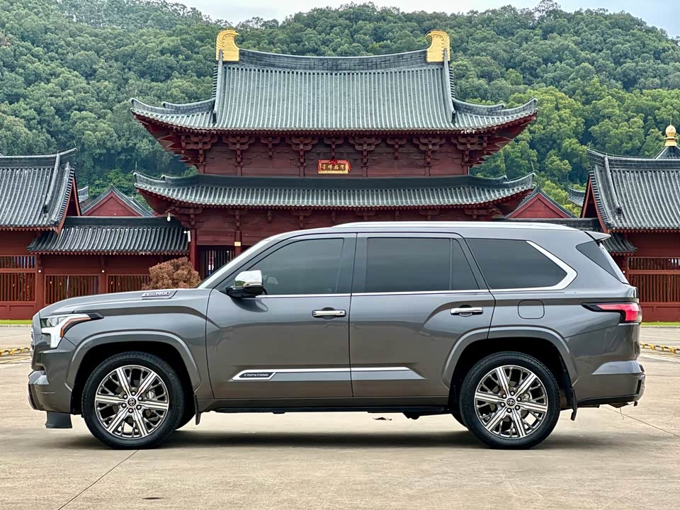 Toyota Sequoia