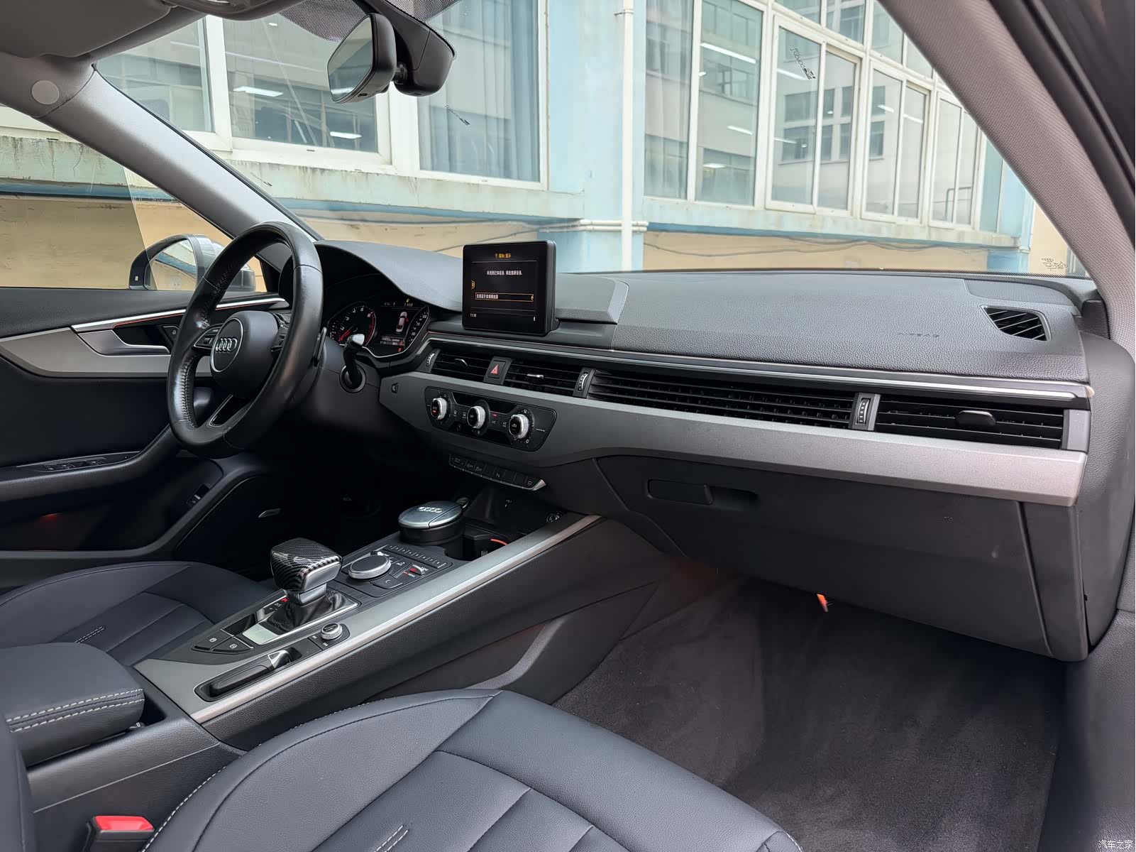 Audi A4L, 2019 15