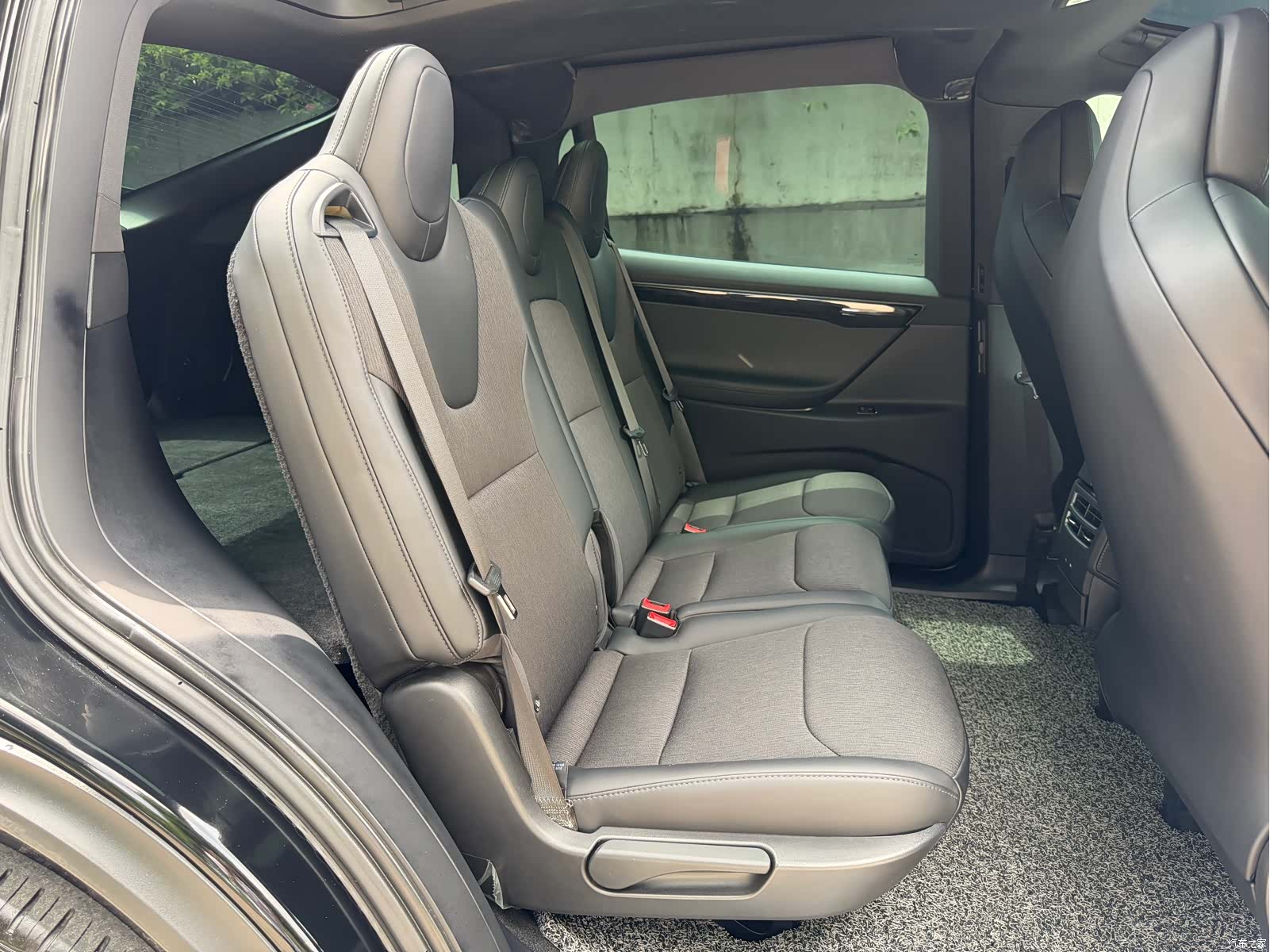 Tesla Model X, 2019 13