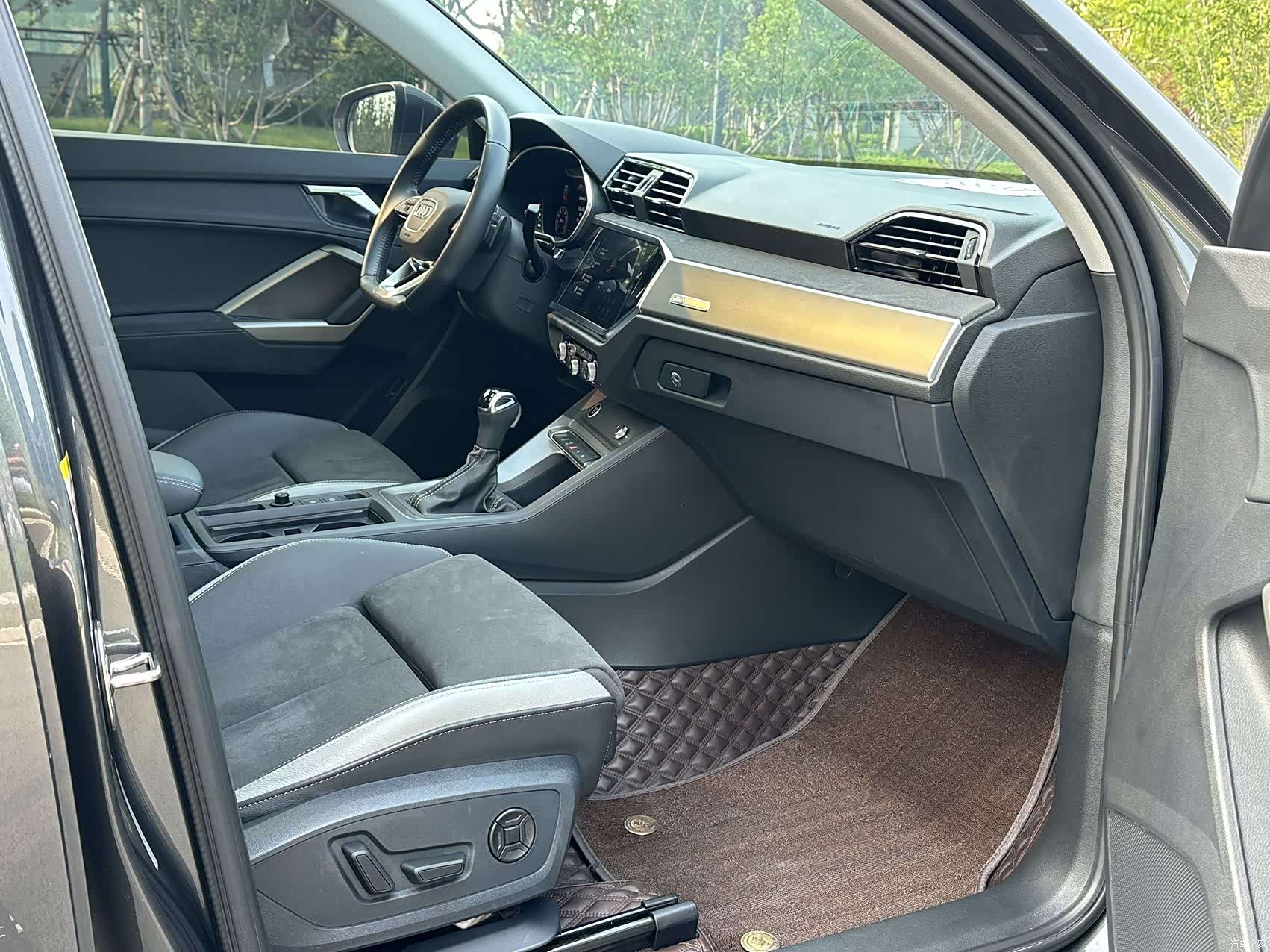 Audi Q3, 2022 10