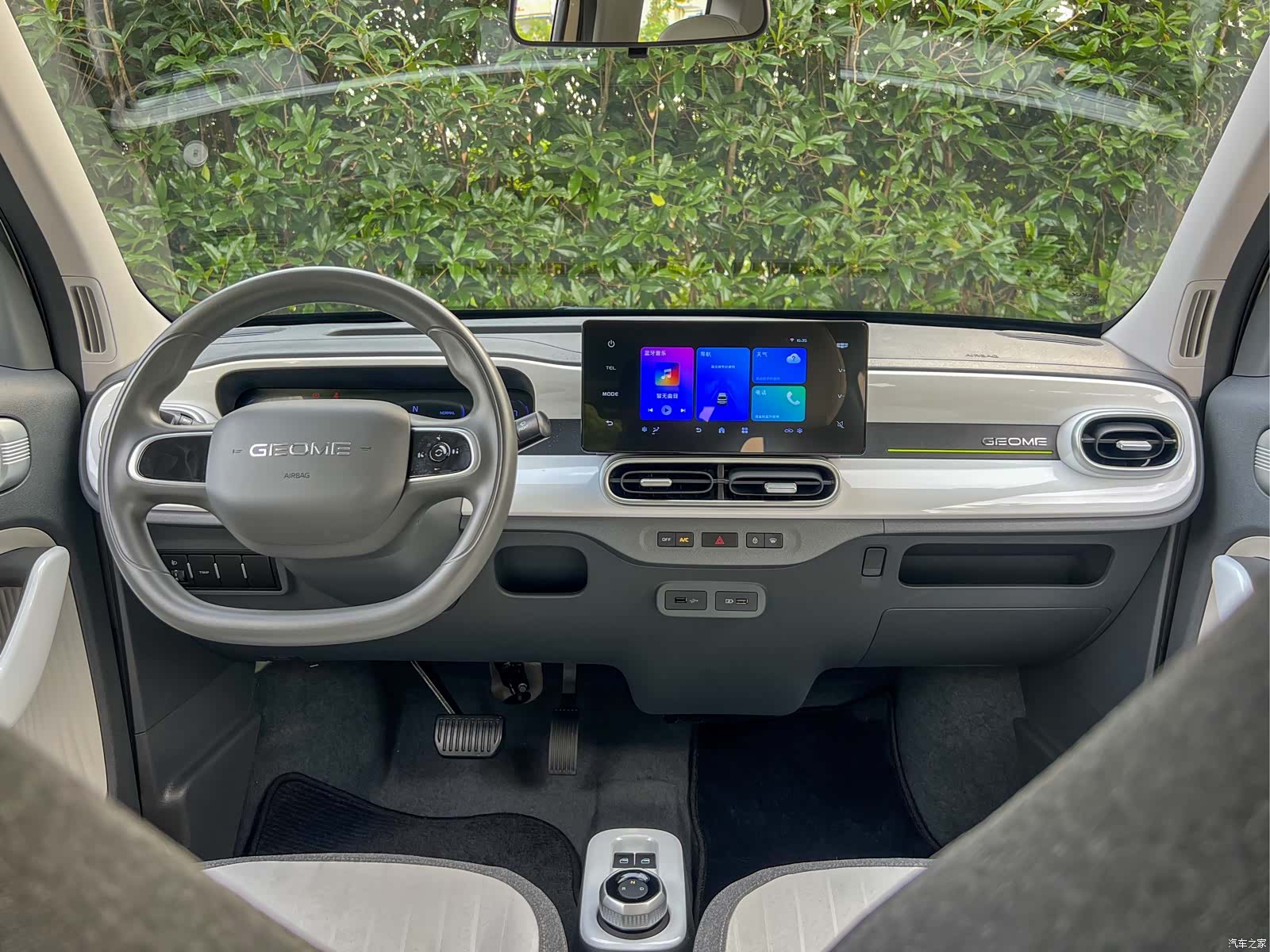 Geely Panda, 2025 11