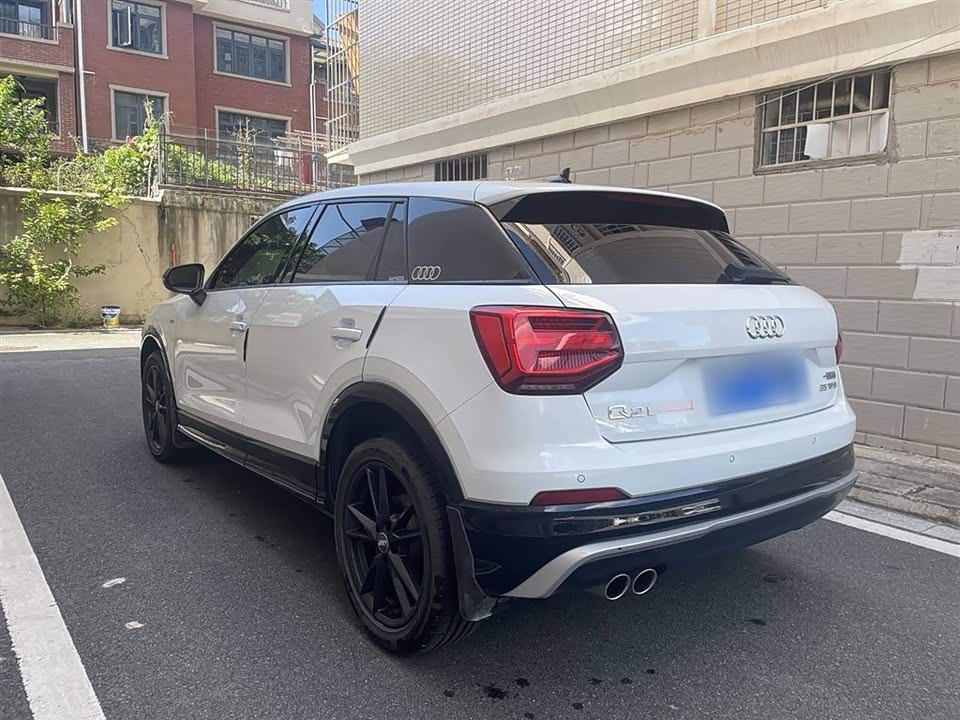 Audi Q2L Audi Q2L