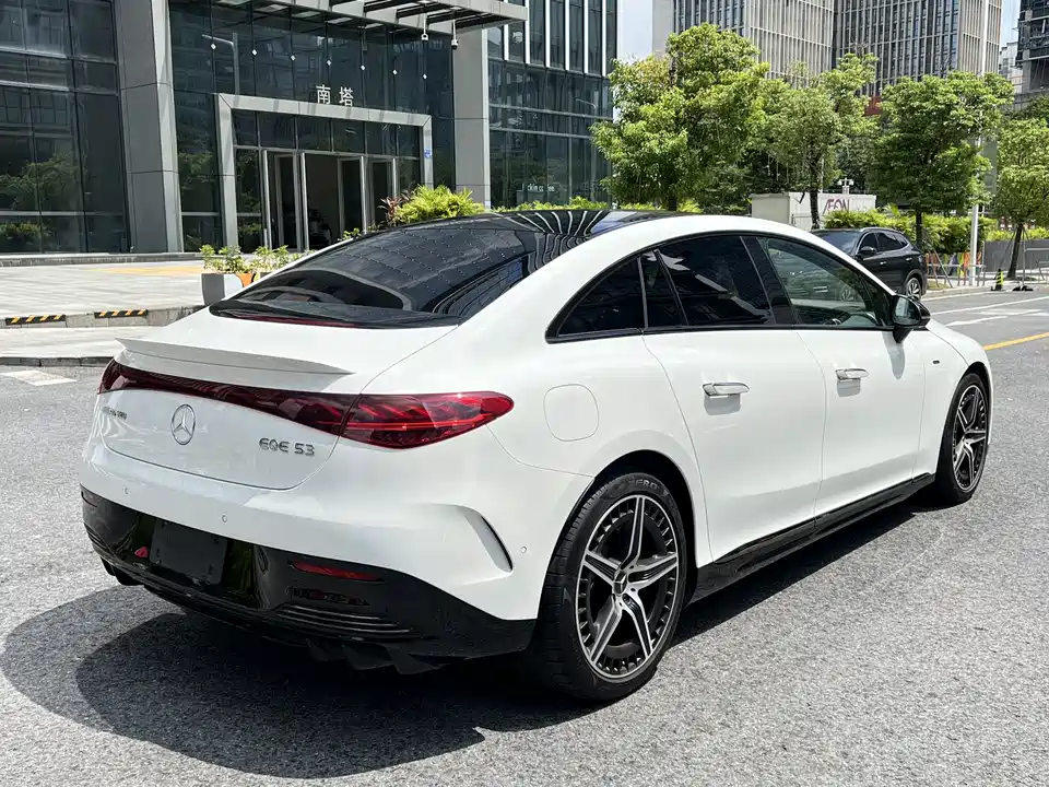 Mercedes-Benz EQE AMG